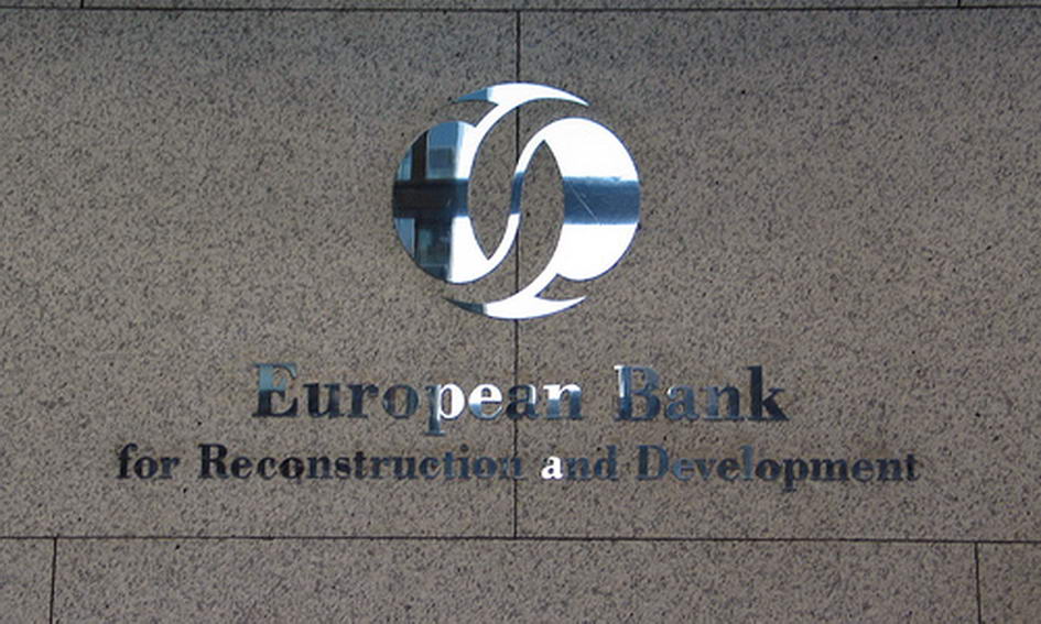 Європейський банк реконструкції та розвитку погіршив прогноз падіння валового внутрішнього продукту України в 2015 році з 3% до 5%.