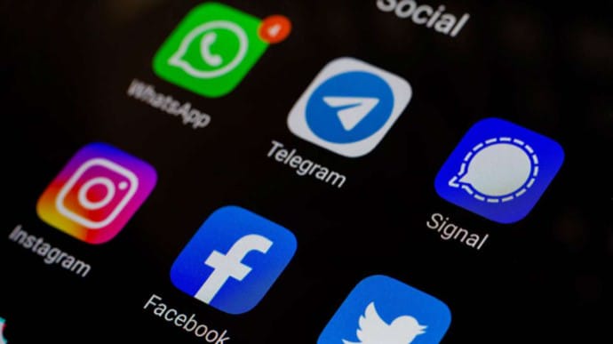 Користувачі з усього світу скаржаться на збій в роботі Facebook, WhatsApp і Instagram.

