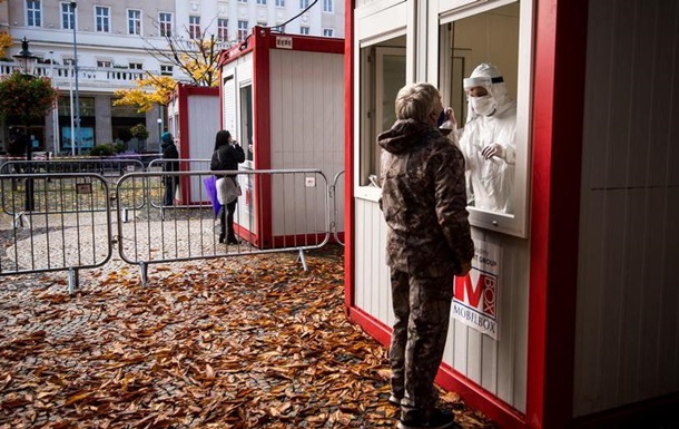 В Словакии завершился второй этап массового тестирования на коронавирус. Было протестировано более двух миллионов человек. Только 0,66 процента были инфицированы.