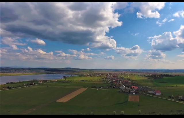 Село на Закарпатті показали з висоти пташиного польоту (ВІДЕО)