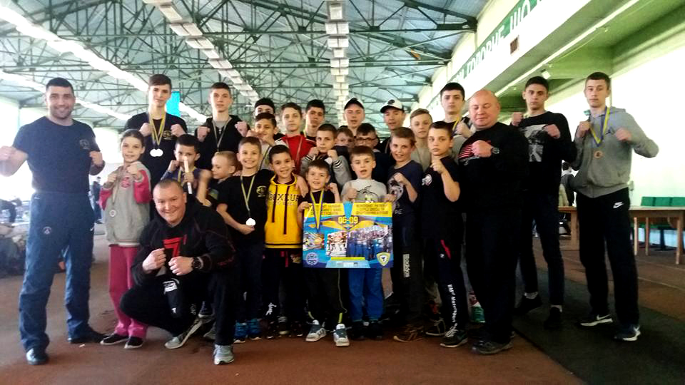 У Броварах, де пройшов чемпіонат України з кікбоксингу серед юнаків та юніорів, Закарпаття представляли 5 спортивних клубів. На чемпіонаті загалом взяло участь 800 спортсменів.