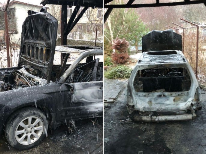 Закарпатські поліцейські розслідують пошкодження автомобілів журналіста 