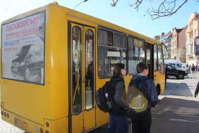 Із сайту Ужгородської міськради зник проект про відміну безкоштовного проїзду для школярів