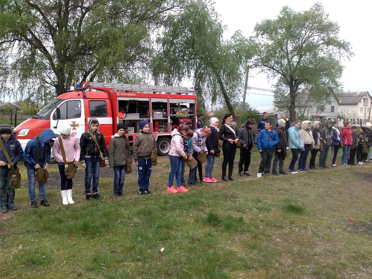 19 апреля на базе ООШ i-III ст. пгт Батьево состоялся показательный День гражданской защиты во время которого педагоги обменялись опытом, а школьники получили много полезной и поучительной информации. 