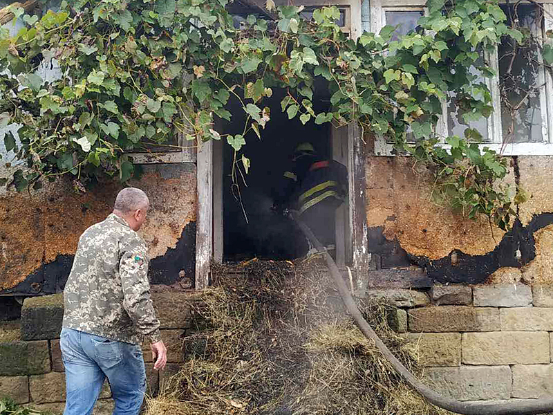 7 жовтня на території Тячівського району сталося дві пожежі в житловому секторі. Від вогню постраждали приватний будинок та квартира в багатоповерхівці.