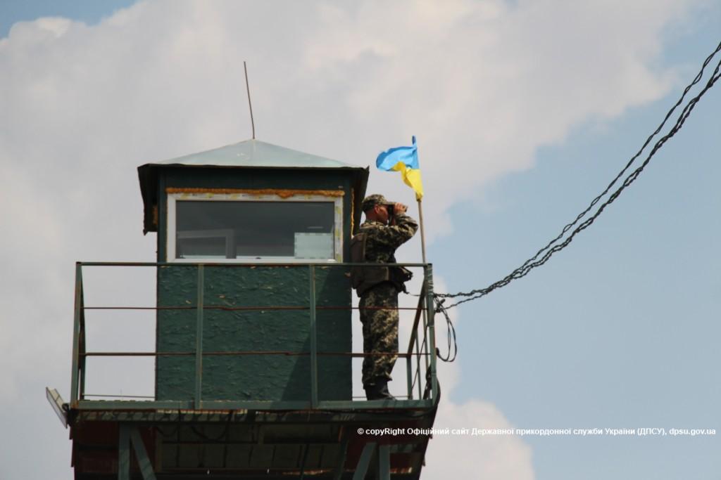 Вчера персоналом пограничной заставы «Мукачево» на участке ответственности отдела «Лужанка» Мукачевского отряда на расстоянии около 300 метров от границы были задержаны 10 неизвестных человек.