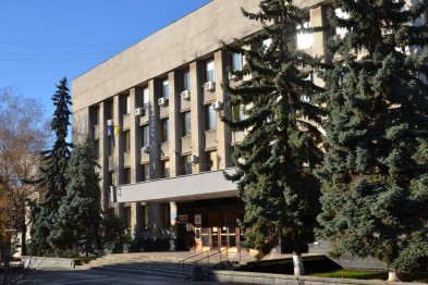 23 декабря ужгородский горрайонный суд отменил решение городского совета о выделении земельного участка, площадью 0,1 га возле Боздоського парка.