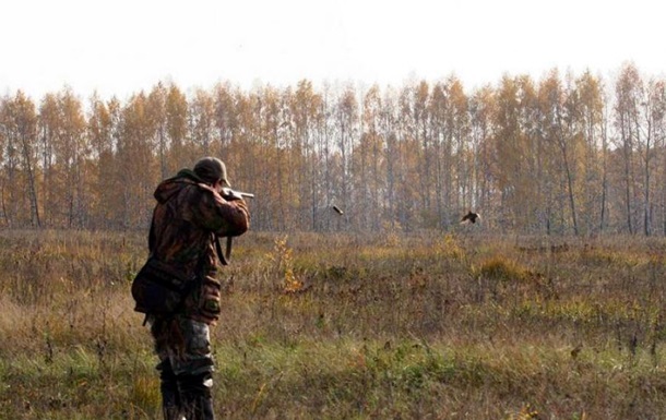 У шести областях полювання заборонене повністю, ще в трьох - тільки в прикордонних районах. У чотирьох областях, де діє воєнний стан, обмежень не вводили.
