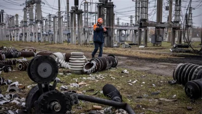 Після ракетної атаки Росії вранці 16 грудня енергосистема працює збалансовано, проте відновлення електропостачання може зайняти більше часу.

