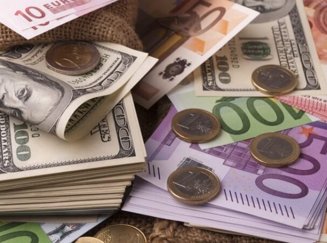Курс валют на 25 жовтня: як змінився долар, євро та злотий
