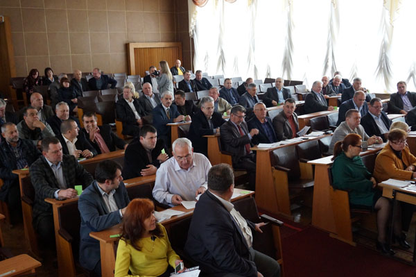Соответствующее обращение к МИД Украины депутаты приняли на третьем пленарном заседании 26 сессии Тячевского районного совета VI созыва, которое состоялось вчера.