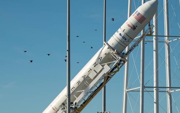 Україна може відновити відправку в космос своїх астронавтів і навіть побудувати власну станцію на Місяці, вважає керівник конструкторського бюро 