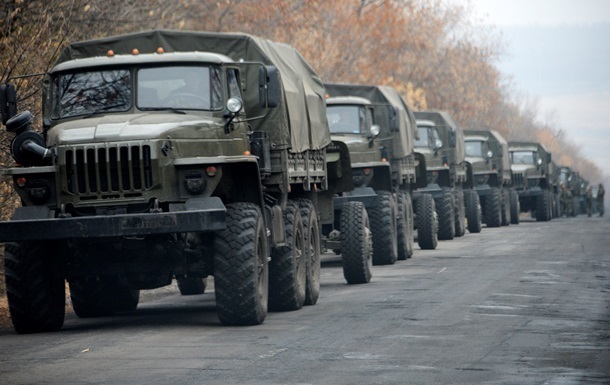 Приблизно о 6-й ранку з Росії в напрямку селища Комсомольське Донецької області зайшла колона військової техніки

