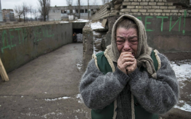Около 5 миллионов человек нуждаются в гуманитарной помощи в Украине. К ним относятся как те, кто живет на оккупированных территориях, так и переселенцы. В ООН считают, что могут оказать помощь 3,2 миллиона из этих людей.
