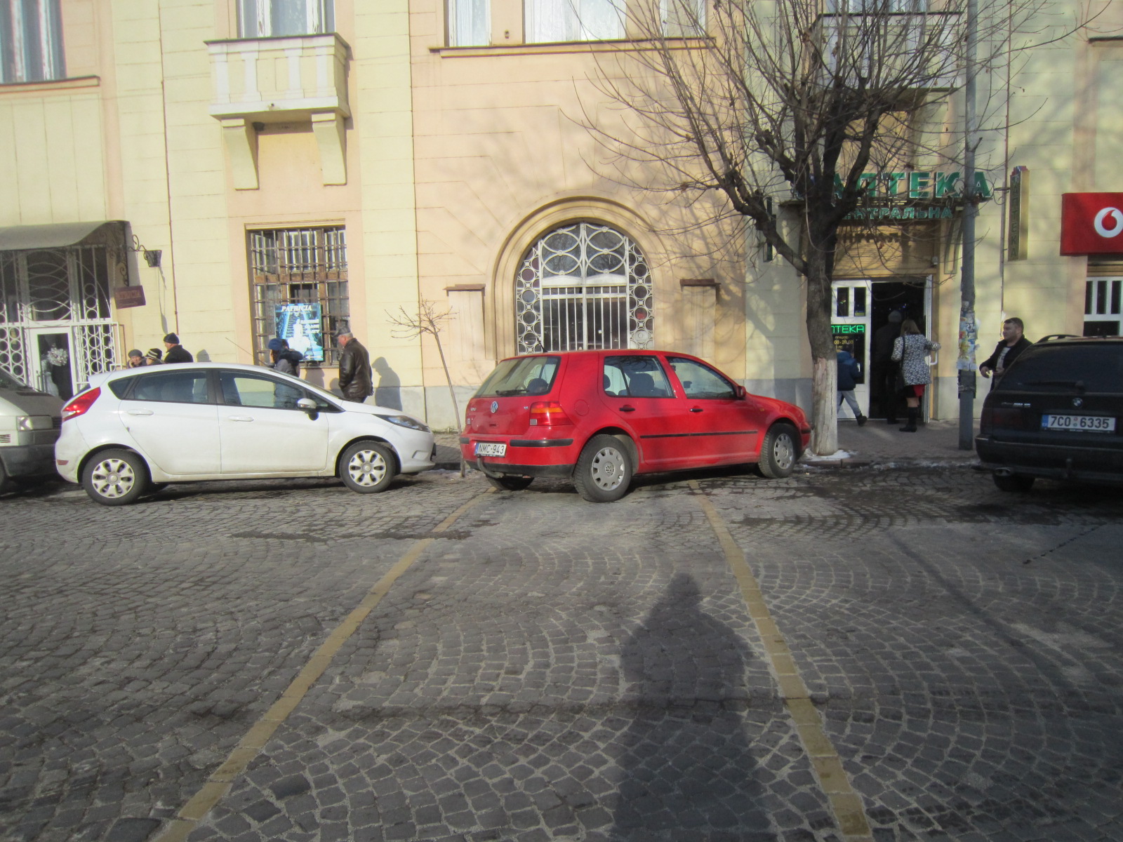 Фото неудачной парковки прислали читатели Голоса Карпат.