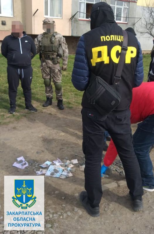 Вимагали гроші та погрожували фізичною розправою: прокурори довели вину «смотрящого» та кримінального авторитета у ряді злочинів