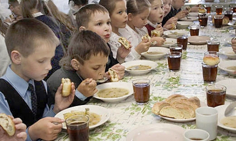 На Мукачівщині учні 1-4 класів забезпечені безоплатним харчуванням.