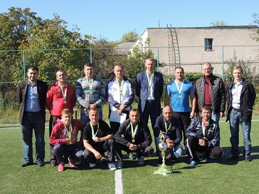 В суботу, 27 вересня, у Берегові підвели підсумки чемпіонату міста з міні-футболу 2014 року. Церемонія нагородження переможців відбулась на штучному майданчику ЗОШ №3.