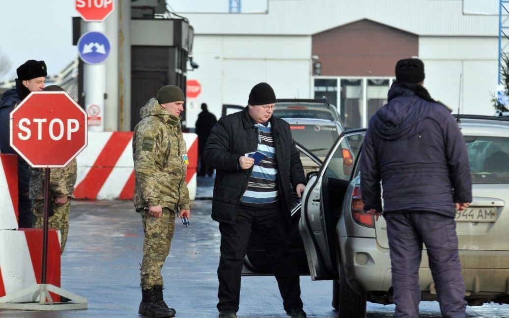 В Україні врегулювали порядок перетину кордону особам, які мають бронювання на роботі, депутатам та чиновникам.