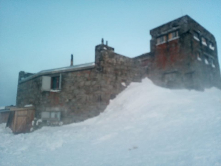На горе Поп Иван спасатели зафиксировали -17°С мороза.