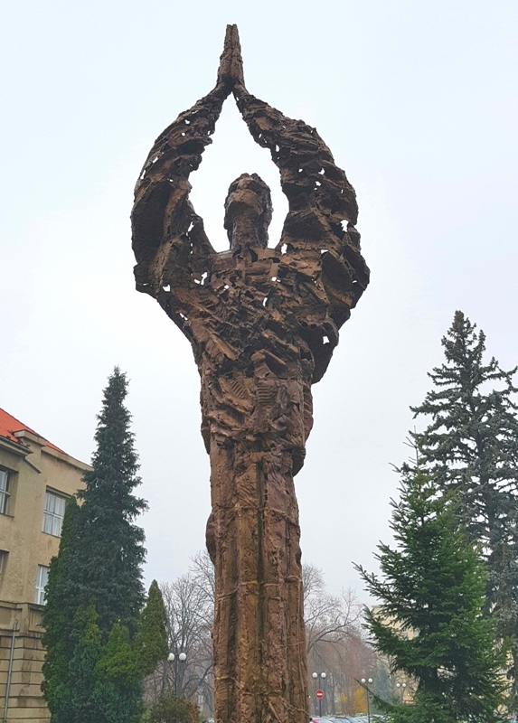 Встановлення пам’ятника жертвам Голодомору викликало в ужгородців дуже негативну реакцію. 