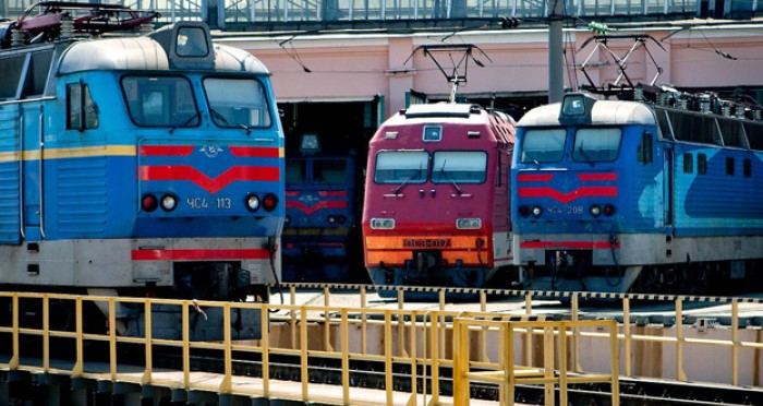 «Укрзалізниця» до святкових днів у травні запустить 11 додаткових поїздів до Закарпатської області.