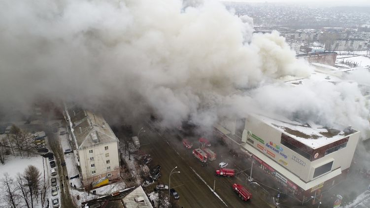 Після пожежі в Кемерово, де загинуло 64 людини, в соцмережах заговорили про те, що сучасні торгові центри - це 