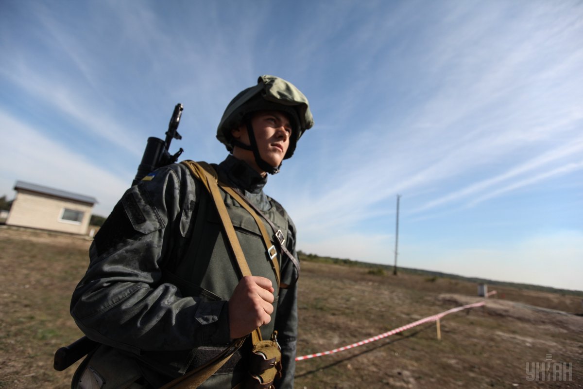 Вчера противник продолжал обстреливать позиции украинских войск, нарушая таким образом Минские договоренности.