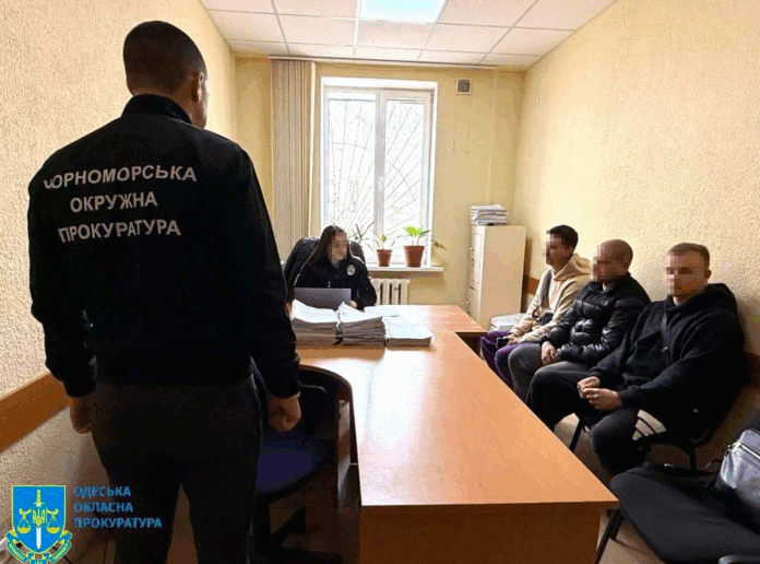 Видавали себе за військових і викрадали людей: на Заході викрили банду самозванців