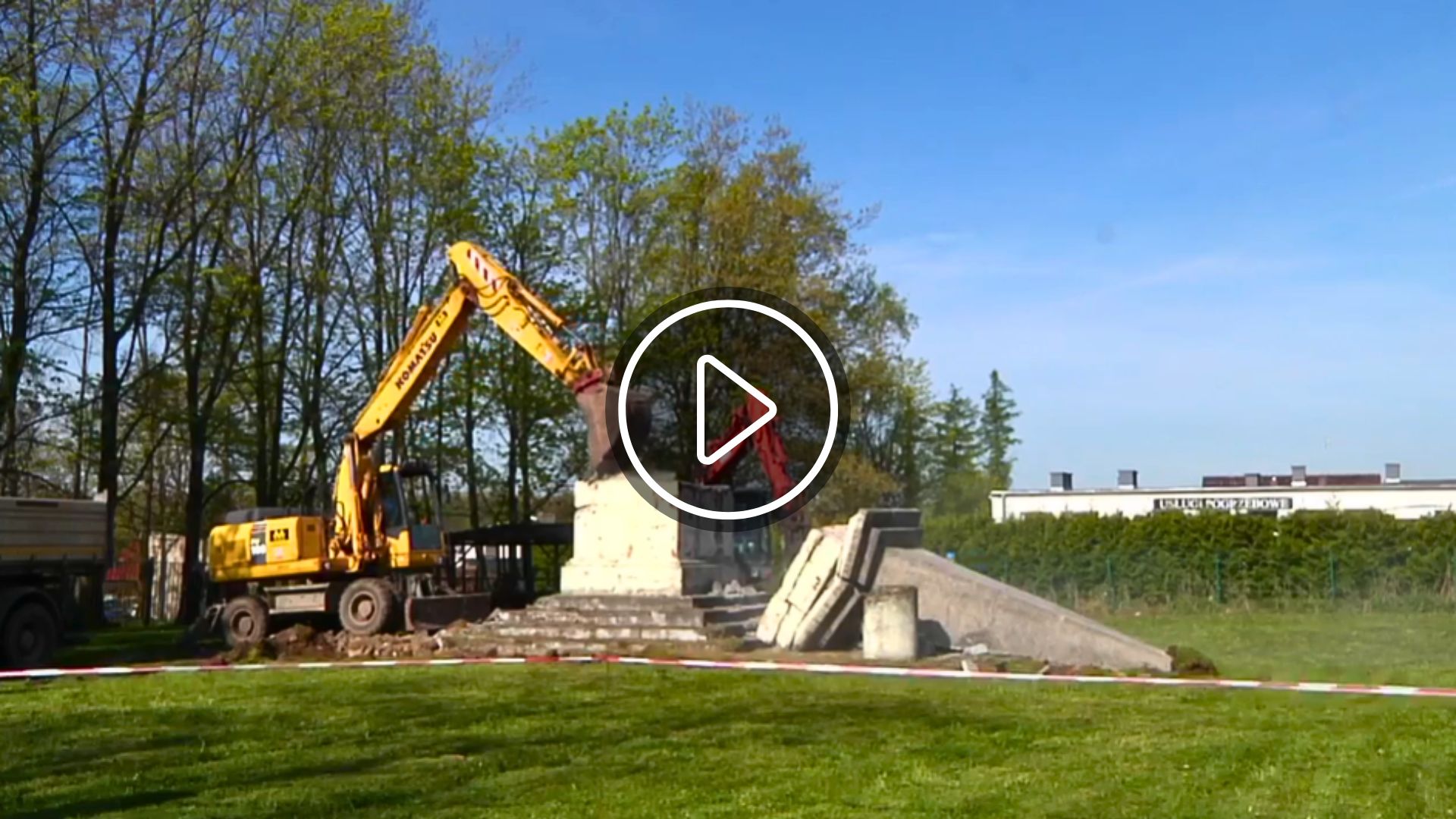 У Польщі демонтували пам’ятник, який був присвячений Червоній армії (ВІДЕО)