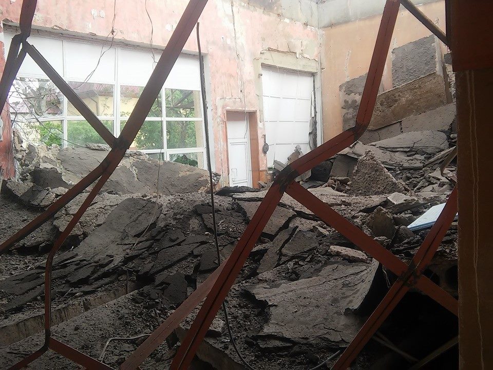 В Доме школьника в Мукачеве обрушилась крыша