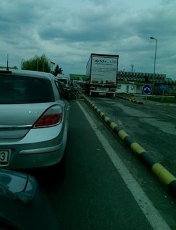 У той же час, на КПП «Тиса» в’їзд в Угорщину наразі відбувається без черг.