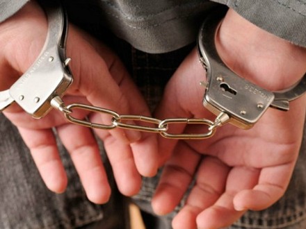 Сьогодні Ужгородський міськрайонний суд обрав запобіжні заходи чотирьом чоловікам, підозрюваним у торгівлі людьми.