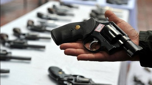 Владельцы нелегального оружия могут сдать его в главное управление Национальной полиции в Закарпатской области в апреле и избежать уголовной ответственности.