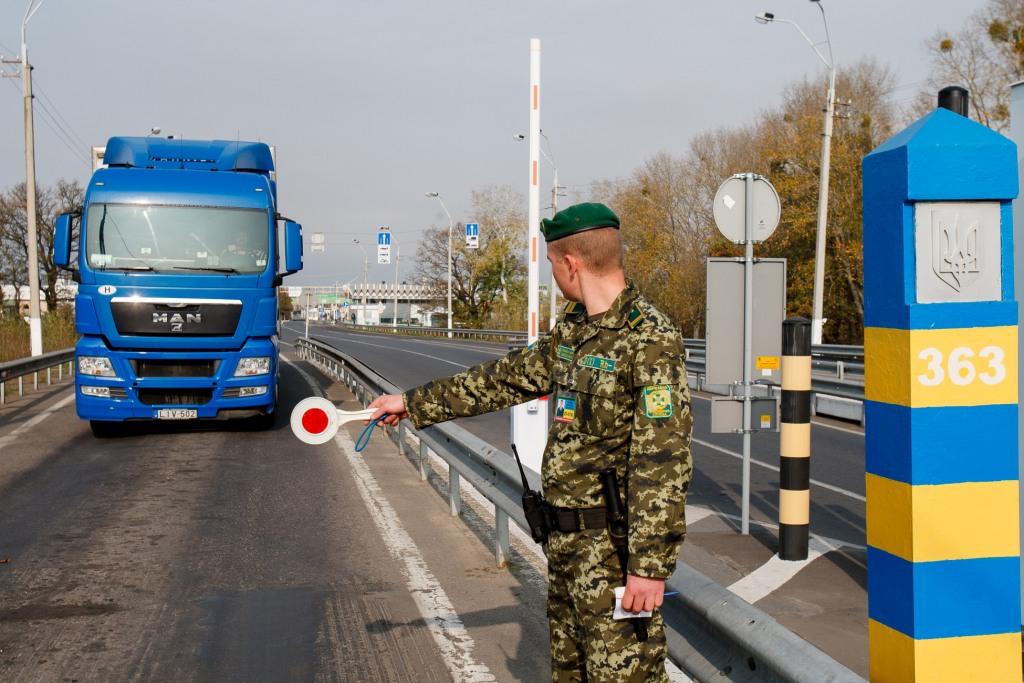 В Венгрии возводят защитные сооружения на границе с Закарпатьем 