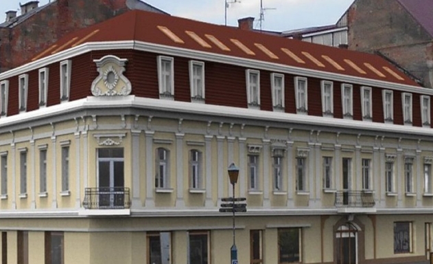 На сайті одного з ужгородських проєктувальників знайшлася ось така візуалізація надбудови на історичному будинку на розі вулиці Волошина та площі Корятовича.