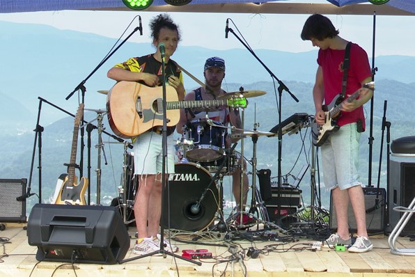 В субботу, 10 июля, гора Кичера над селом Вильховцы собрала поклонников качественной живой и электронной музыки на первый фестиваль «Кичера-Фест».