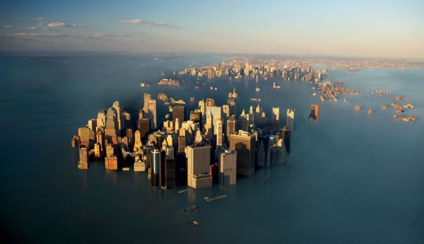 По прогнозам, уровень воды в Мировом океане катастрофически повысится через несколько веков, однако уже сейчас под угрозой подтопления находятся много прибрежных городов. 
