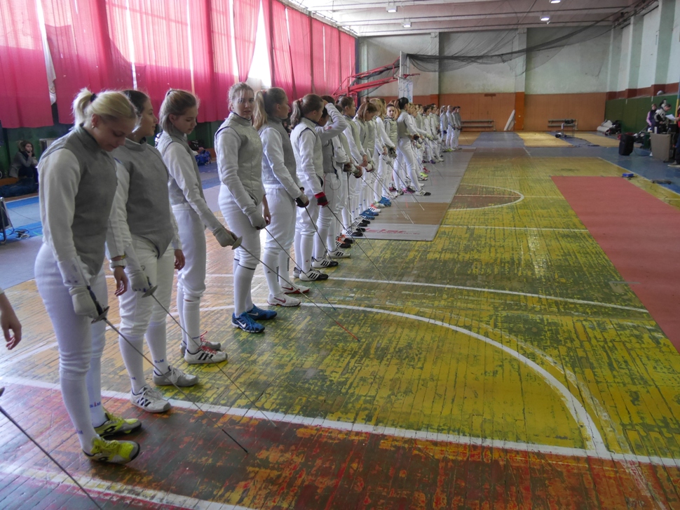 Около 50 сильнейших рапиристок Украины 1997 года рождения и младше будут соревноваться в течение 2 дней, 1-2 ноября, в одном из залов спорткомплекса «Юность».