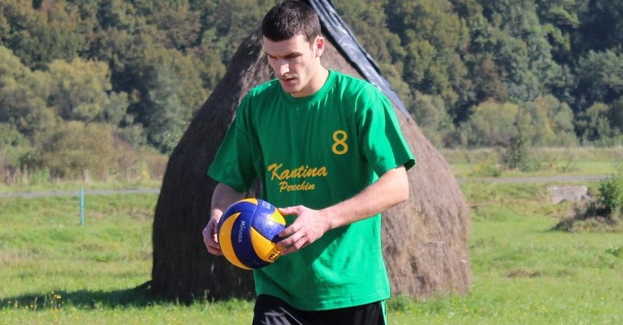Из социальных сетей стало известно, что одним из погибших во вчерашней аварии был игрок БК «Перечин» Иван Дурендак.