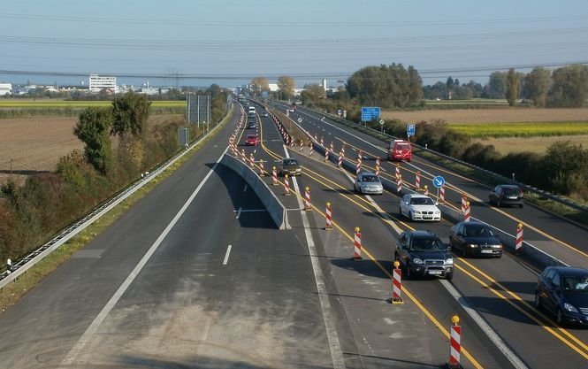У 2018 році має відбутися децентралізація доріг, а максимально допустима швидкість автомобілів у містах зменшена до 50 км/год.