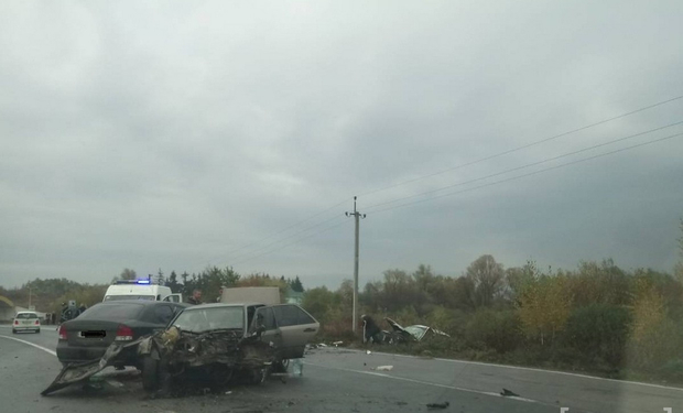 Біля села Дубрівка Ужгородського району зіштовхнулися три автомобілі.