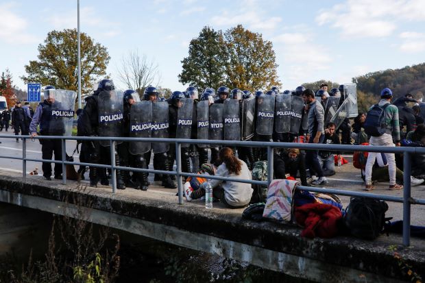 Влада Хорватії заперечила заяви правозахисних організацій про жорсткі і часто насильницькі дії поліції щодо мігрантів на кордоні з Боснією.

