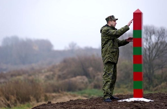 Росія на кордоні з Україною в Ростовській області вирила 100 км ровів і звела понад 40 км загороджень.
