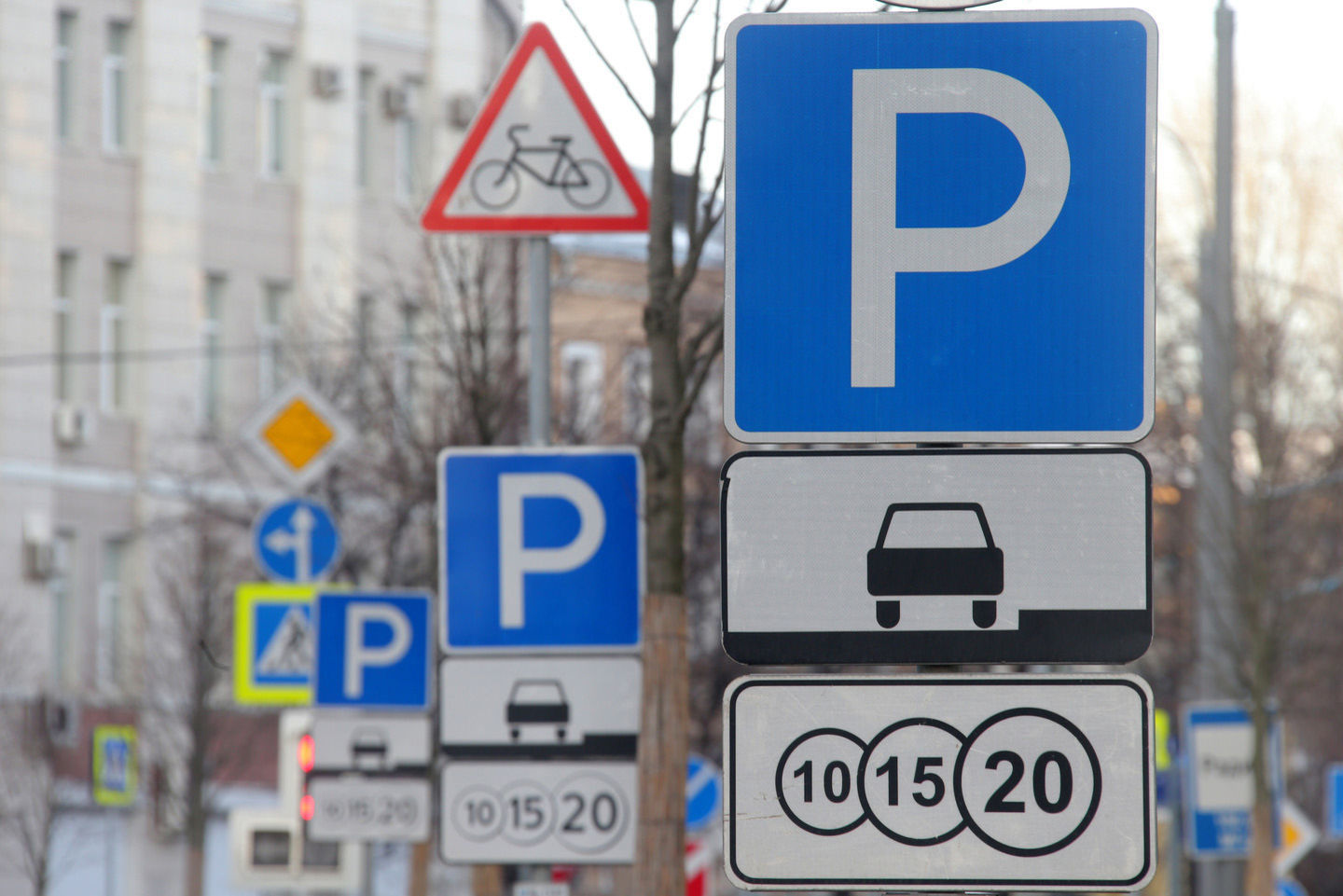 В 40 грн обойдется владельцу личного автомобиля час парковки в центральной части Львова.
