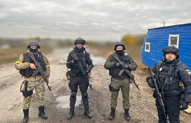 Днями відбулася чергова ротація закарпатських поліцейських, яких після кількох місяців несення служби на Сході України, замінили їхні колеги. 