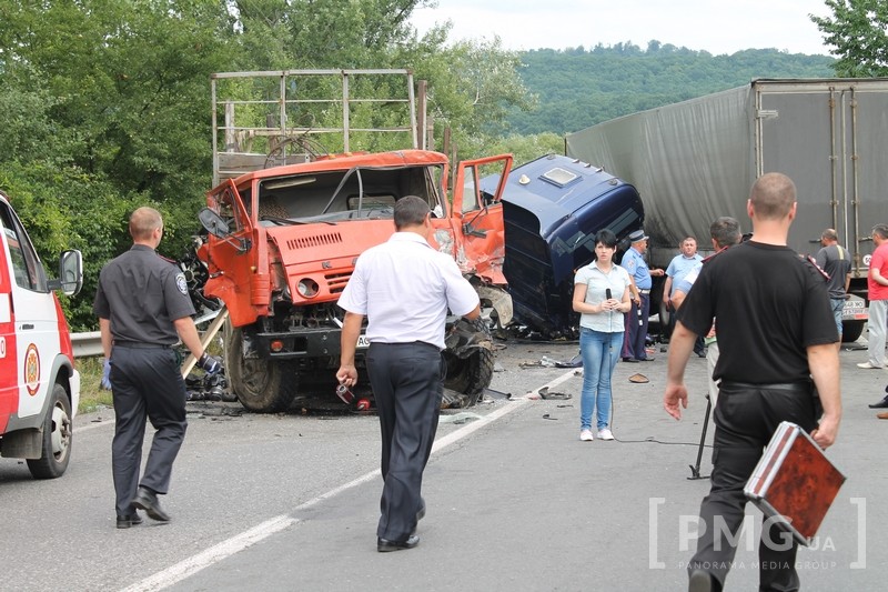 Як повідомили у правоохоронних органах, ДТП неподалік Кольчина на Мукачівщині трапилась після полудня.