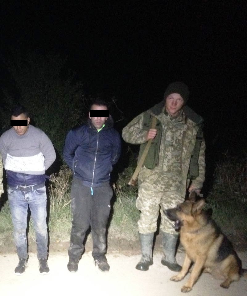 У рамках операції «Кордон-2017» учора ввечері прикордонники Мукачівського загону затримали двох нелегальних мігрантів.