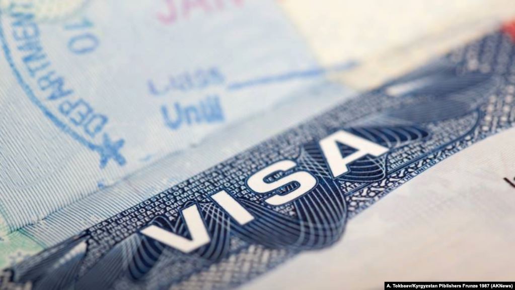 Державний департамент США вводить нові правила для отримання американської візи.