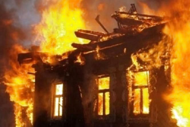 Вогонь палав у будинку по вулиці Ужгородській.